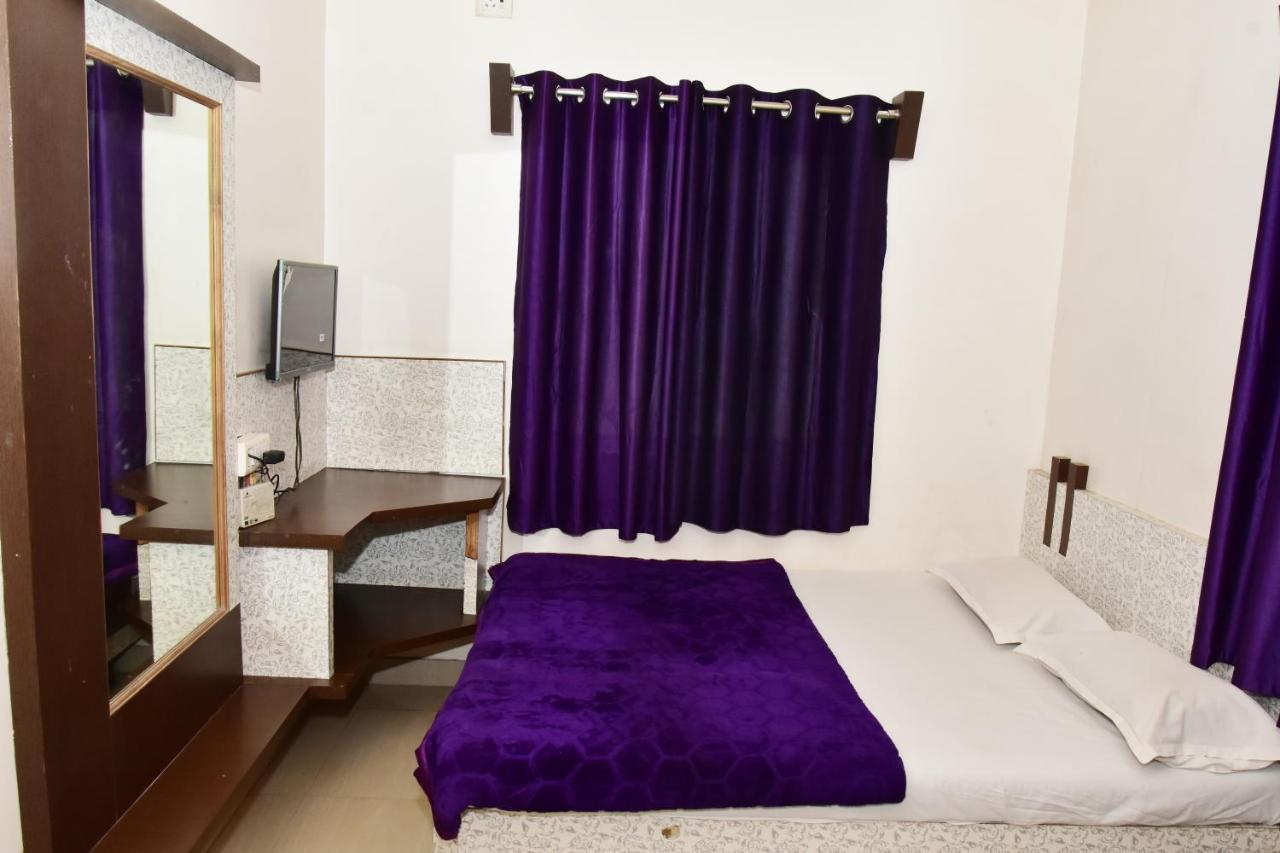 Hotel Temple Sai Shirdi Zewnętrze zdjęcie
