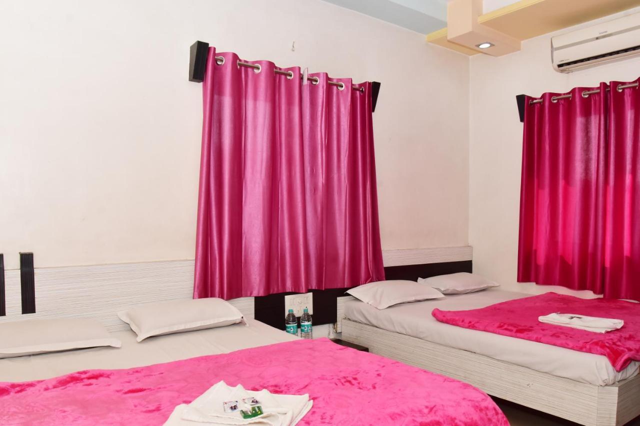 Hotel Temple Sai Shirdi Zewnętrze zdjęcie