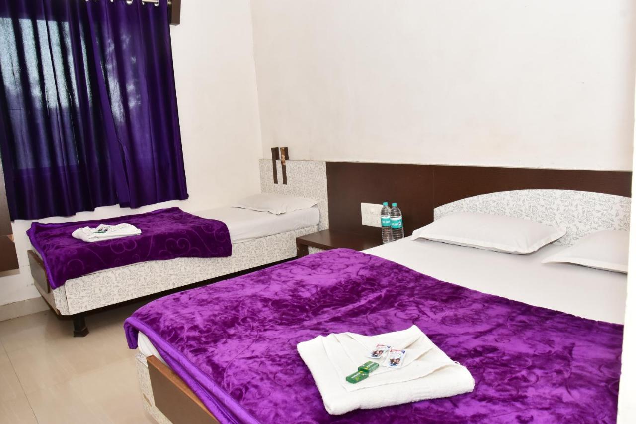 Hotel Temple Sai Shirdi Zewnętrze zdjęcie