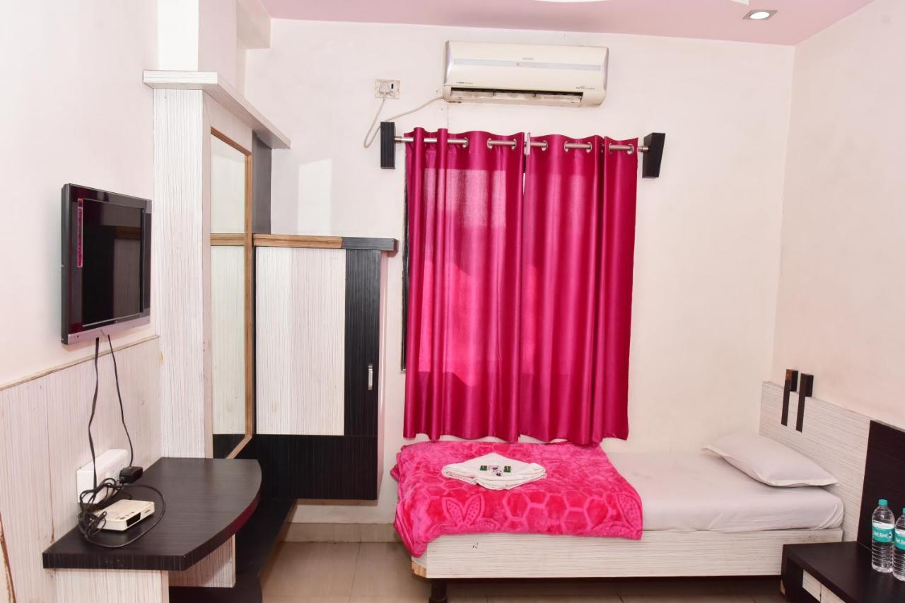 Hotel Temple Sai Shirdi Zewnętrze zdjęcie