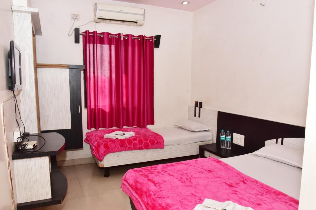 Hotel Temple Sai Shirdi Zewnętrze zdjęcie