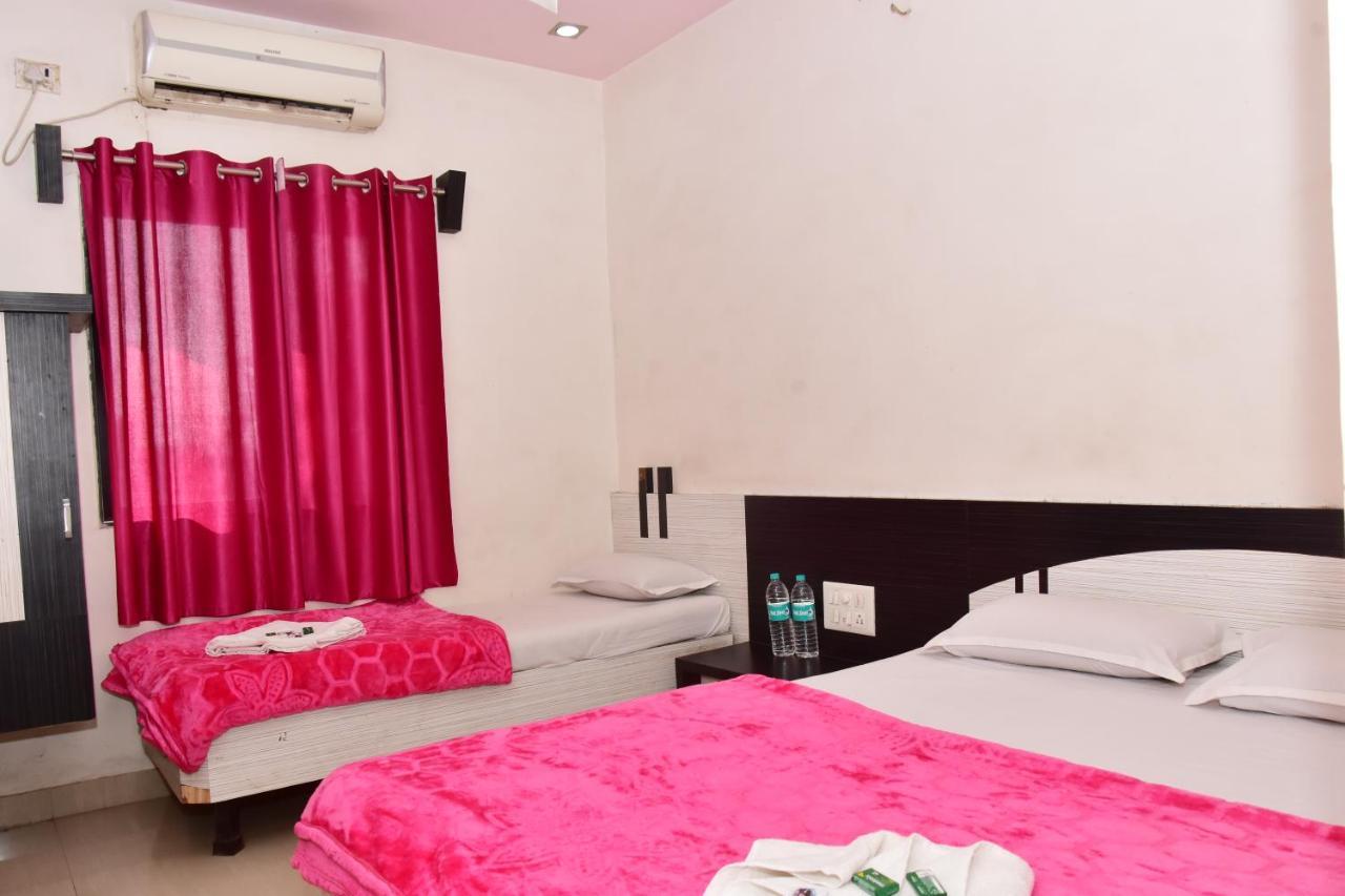 Hotel Temple Sai Shirdi Zewnętrze zdjęcie