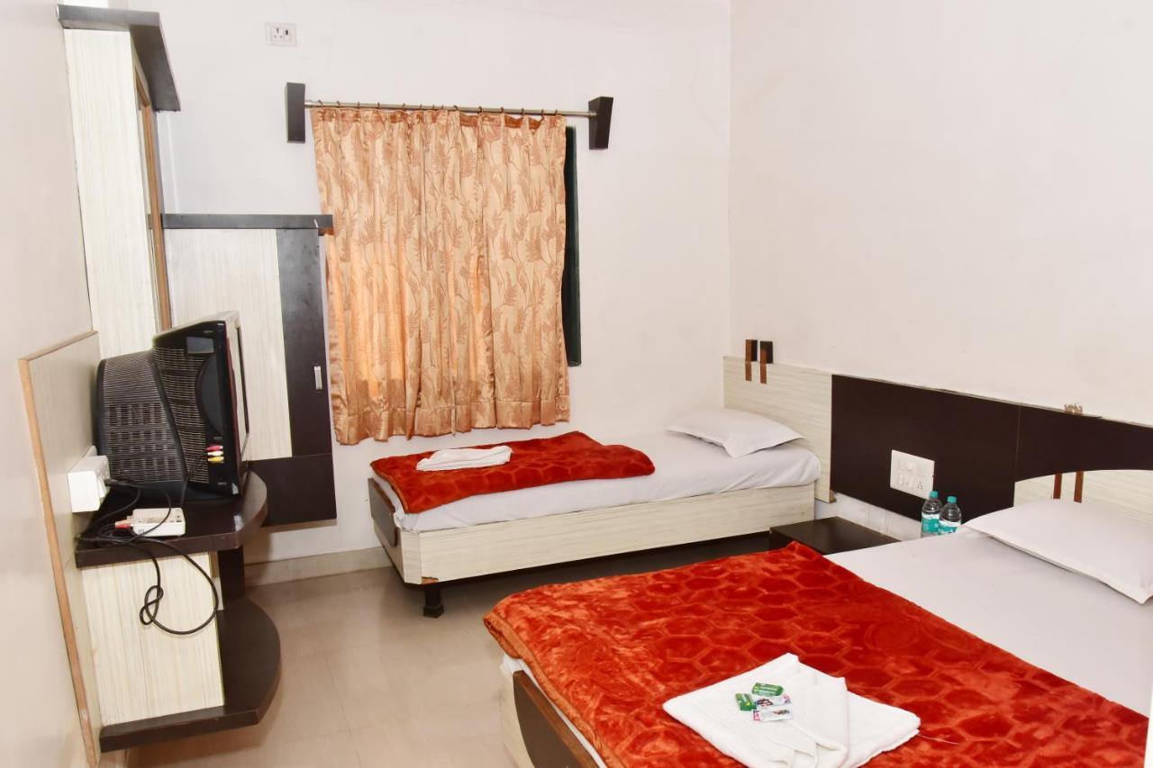 Hotel Temple Sai Shirdi Zewnętrze zdjęcie