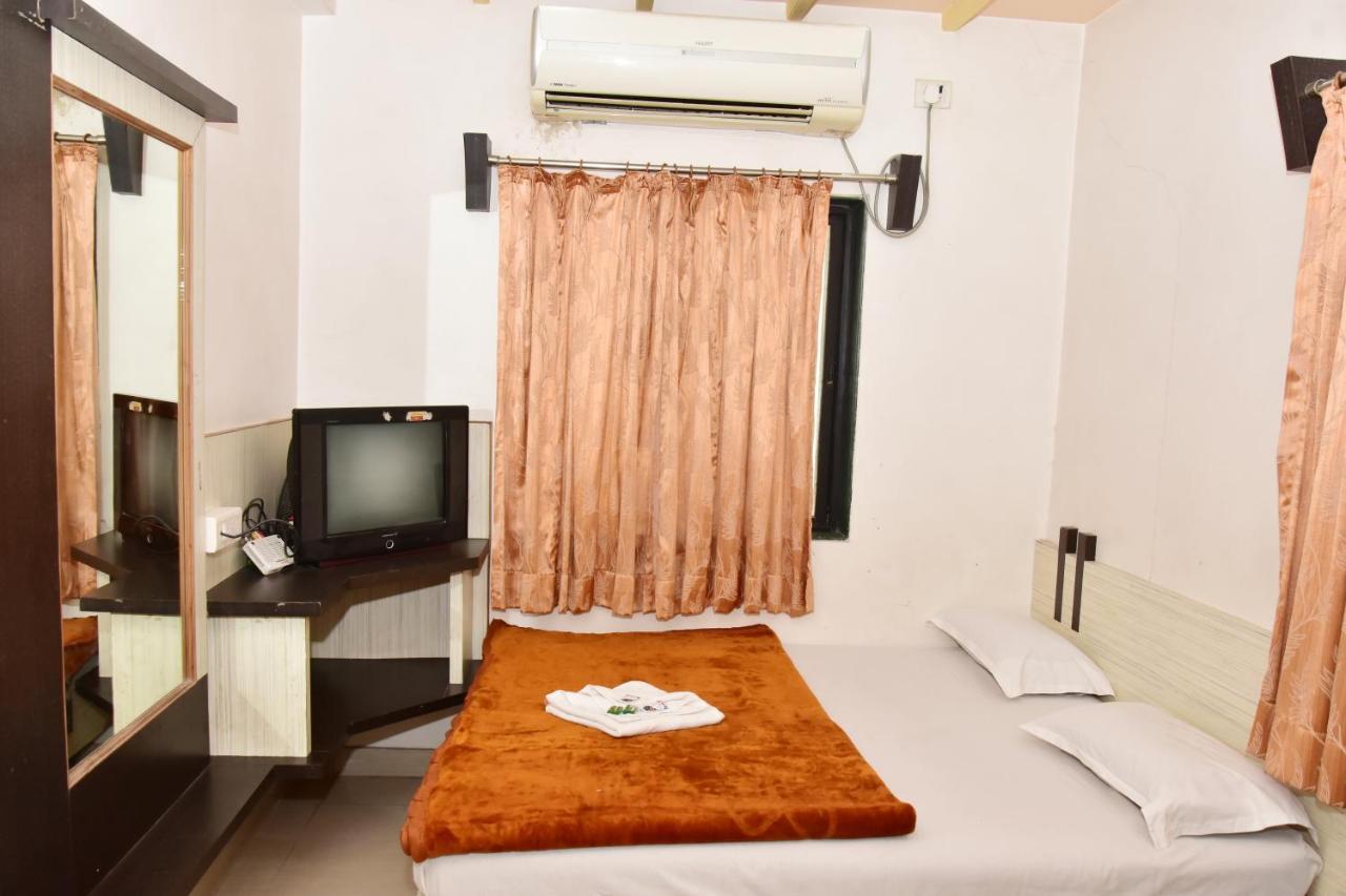 Hotel Temple Sai Shirdi Zewnętrze zdjęcie