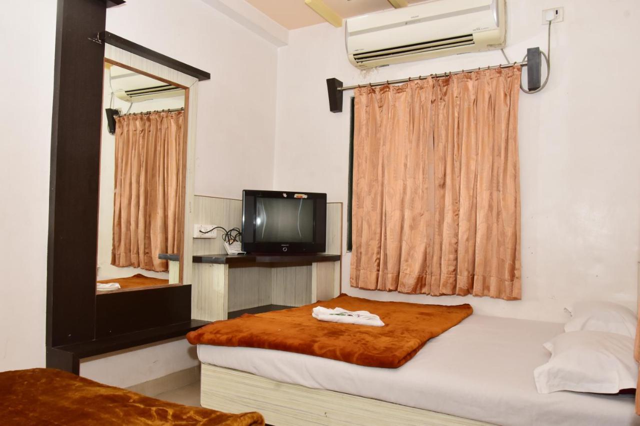 Hotel Temple Sai Shirdi Zewnętrze zdjęcie