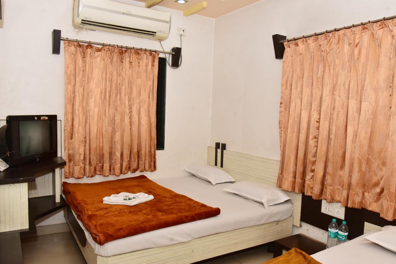 Hotel Temple Sai Shirdi Zewnętrze zdjęcie